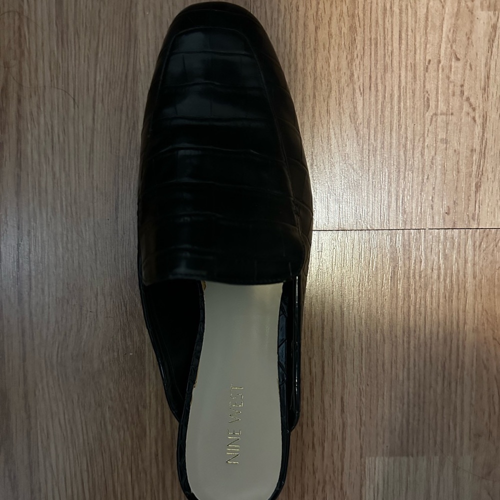 NEW! Nine West Women’s Black Croc-Embossed Mules - Picture 5 of 7